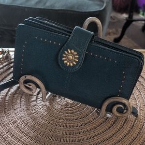 Lavemi Leather Wristlet Wallet